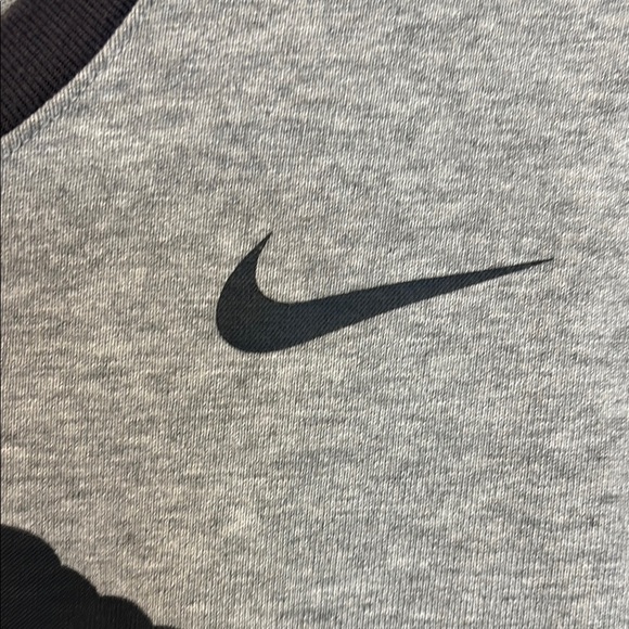 Nike Gray Short Sleeve Tee with Buffalo Graphic Medium - Picture 3 of 5